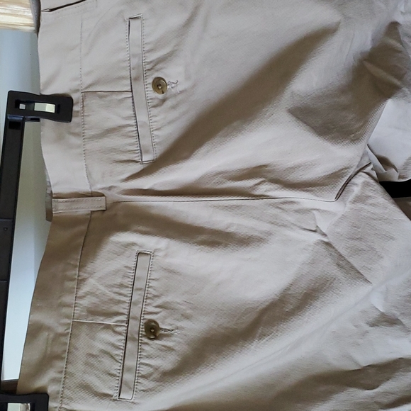 Men's Banana Republic kakhi pants, measurements 34 X 32 - Picture 3 of 6